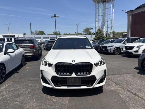 Alpine White 2023 BMW X1 xDrive28i