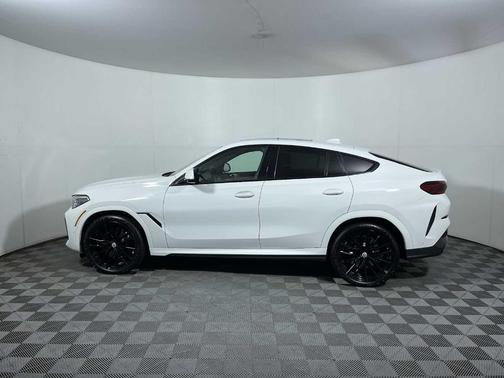 2023 BMW X6 M50i