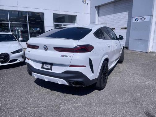 2023 BMW X6 M50i