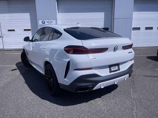 2023 BMW X6 M50i