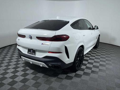2023 BMW X6 M50i