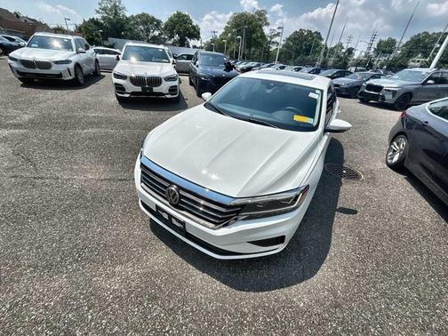 2022 Volkswagen Passat 2.0T SE