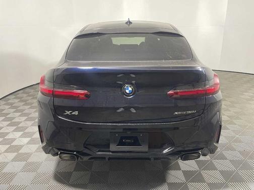 2025 BMW X4 xDrive30i