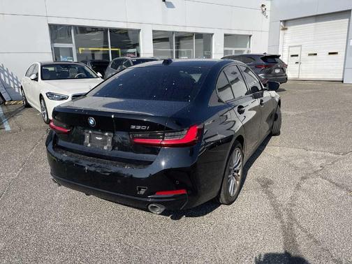 2023 BMW 330 i xDrive