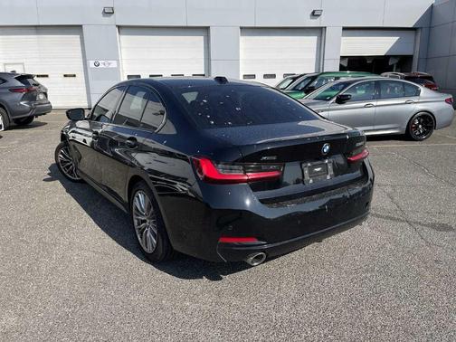 2023 BMW 330 i xDrive