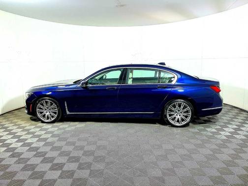 2022 BMW 750 i xDrive