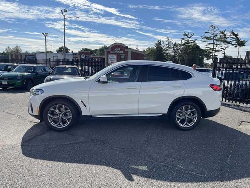 2023 BMW X4 xDrive30i