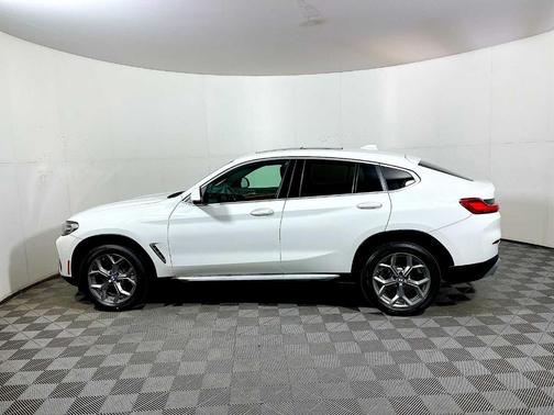 2023 BMW X4 xDrive30i
