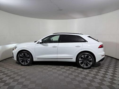 Glacier White Metallic 2025 Audi Q8 Premium Plus