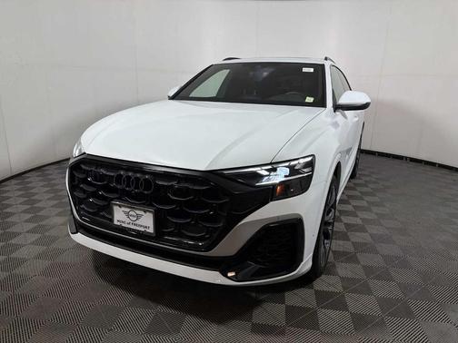 Glacier White Metallic 2025 Audi Q8 Premium Plus