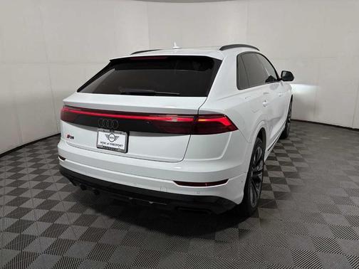 Glacier White Metallic 2025 Audi Q8 Premium Plus