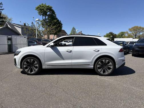 Glacier White Metallic 2025 Audi Q8 Premium Plus