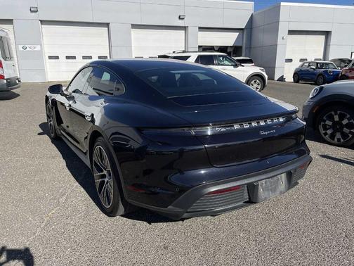 2022 Porsche Taycan Base