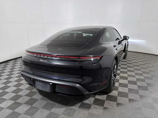 2022 Porsche Taycan Base