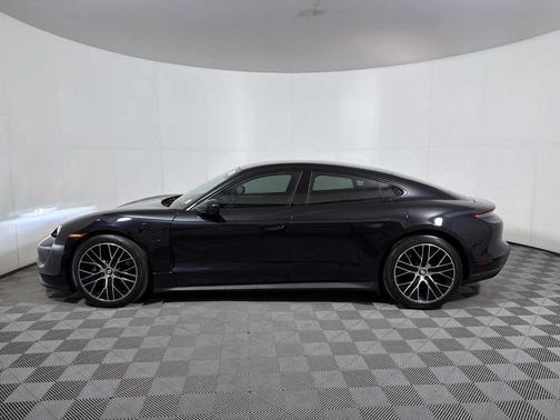 2022 Porsche Taycan Base