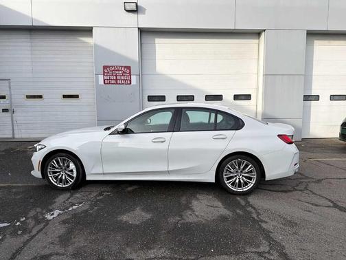 2023 BMW 330 i xDrive