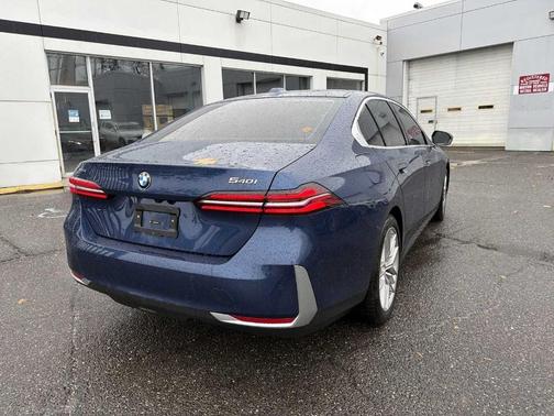 2025 BMW 540 i xDrive