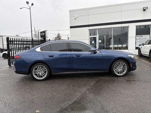 2025 BMW 540 i xDrive