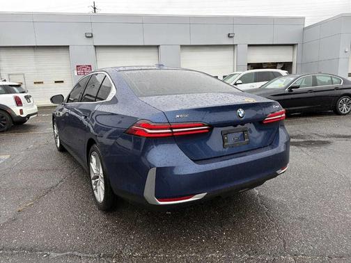 2025 BMW 540 i xDrive