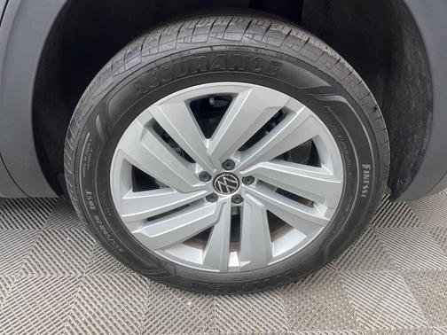 2023 Volkswagen Atlas Cross Sport 2.0T SE w/Technology