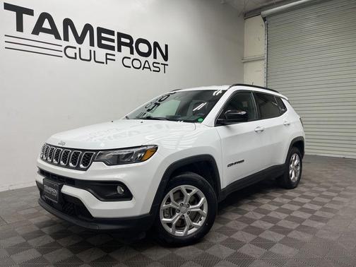 Bright White Clearcoat 2024 Jeep Compass Latitude