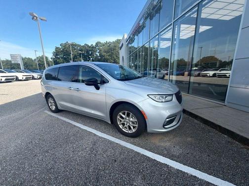 Silver Mist Clearcoat 2024 Chrysler Pacifica Touring-L