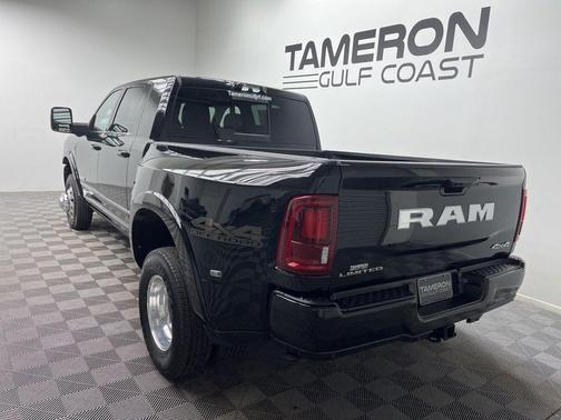 Diamond Black 2026 RAM 3500 Limited