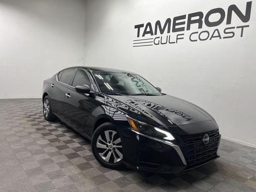 Black 2024 Nissan Altima 2.5 S