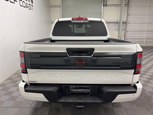 Glacier White 2025 Nissan Frontier PRO-X