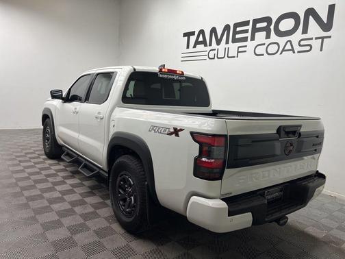 Glacier White 2025 Nissan Frontier PRO-X