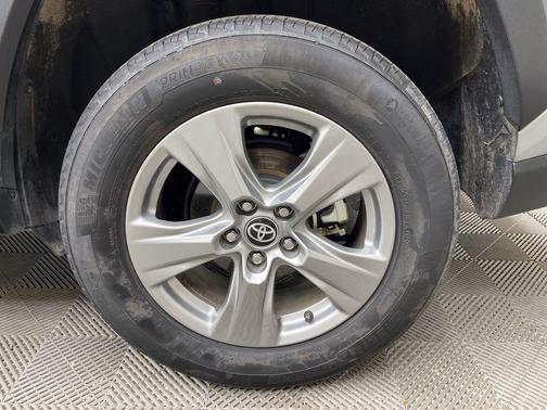 Silver Sky Metallic 2024 Toyota RAV4 XLE