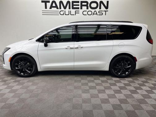 PW7 2027 Chrysler Pacifica LIMITED