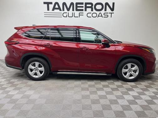 2022 Toyota Highlander LE
