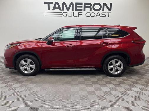 2022 Toyota Highlander LE