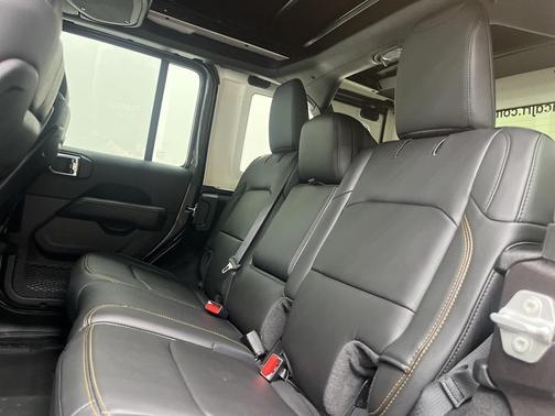 2025 Jeep Wrangler Rubicon 392