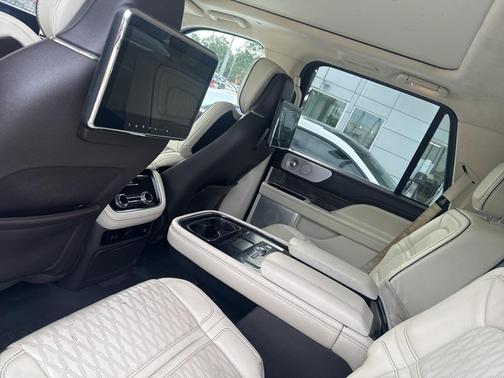2020 Lincoln Navigator Black Label
