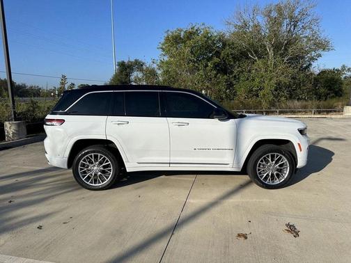 2024 Jeep Grand Cherokee Summit