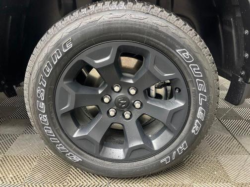 Granite Crystal Clearcoat Metallic 2026 RAM 1500 Big Horn/Lone Star