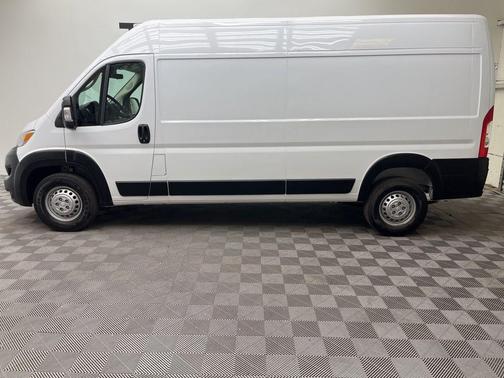 Bright White Clearcoat 2026 RAM ProMaster 2500 High Roof