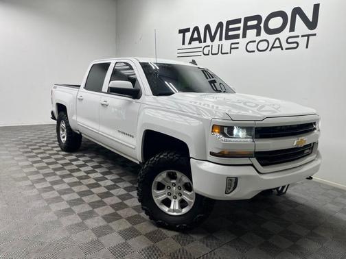 Summit White 2017 Chevrolet Silverado 1500 LT