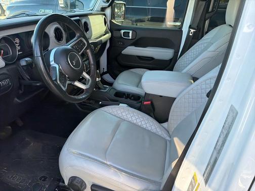 2022 Jeep Wrangler Unlimited Sahara High Altitude