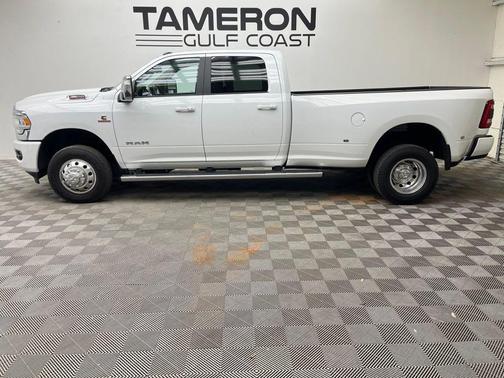 Bright White Clearcoat 2024 RAM 3500 Laramie