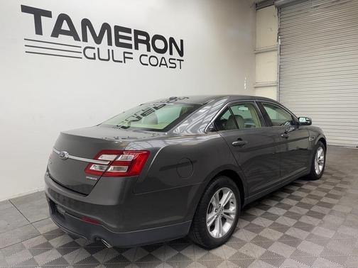 2018 Ford Taurus SE