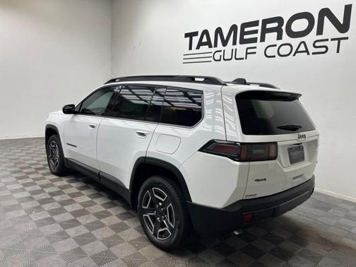 Bright White Clearcoat 2026 Jeep Cherokee LAREDO/LIMITED