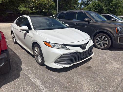 Pearl 2020 Toyota Camry XLE