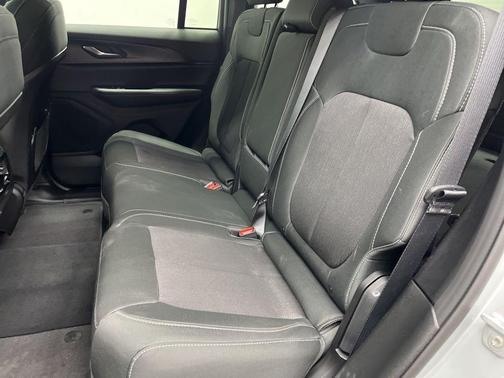 Silver Zynith 2025 Jeep Grand Cherokee Laredo X