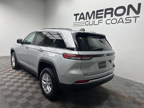 Silver Zynith 2025 Jeep Grand Cherokee Laredo X