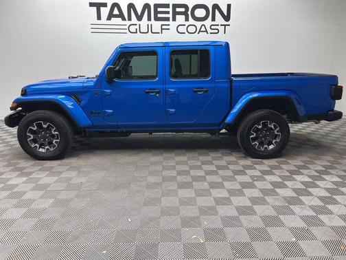 Hydro Blue Pearlcoat 2026 Jeep Gladiator Sport