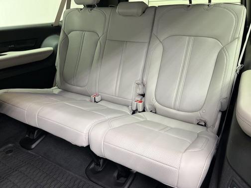 2026 Jeep Grand Wagoneer L Summit