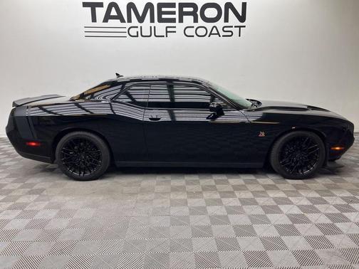Pitch Black Clearcoat 2016 Dodge Challenger R/T Scat Pack